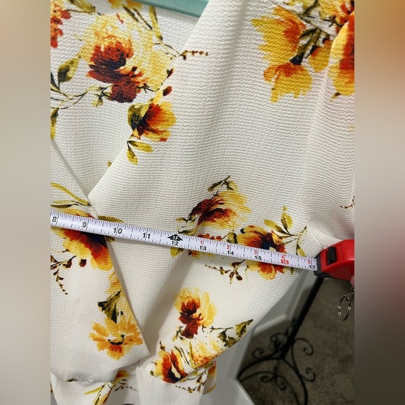 Socialite Floral Blouse in Yellow and Red - Picture 4 of 7